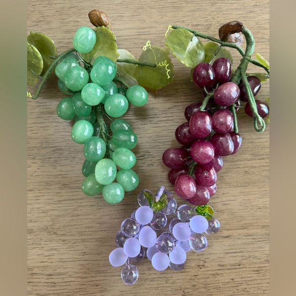 Vintage glass grapes 4pc set green red and 2 lavender